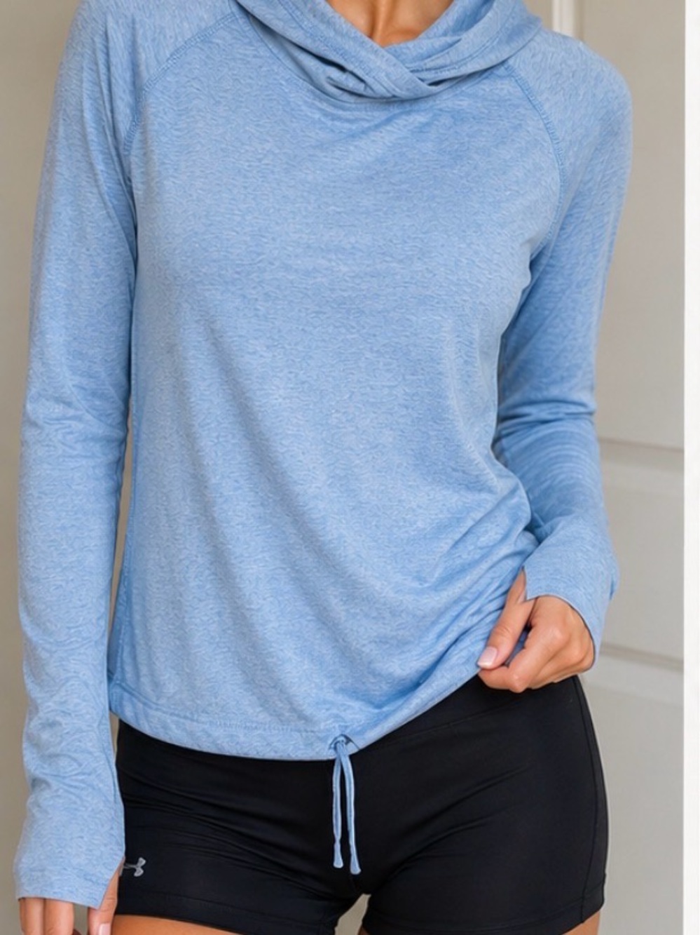 Under Armour HeatGear Hooded Long Sleeve Top – Women’s Medium 💙